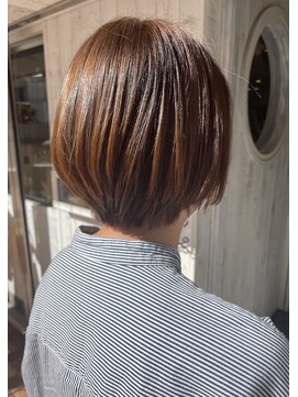 コーエン(coaen) ラフなショートボブ