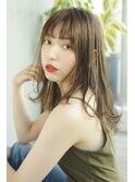 オリーブベージュ