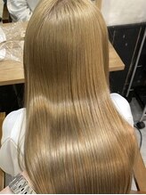 髪への負担軽減・自然なストレートを【酸性ストレート】