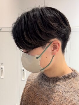 リップス 栄(LIPPS) 前下がりセンターパート ニュアンスカールパーマツーブロック