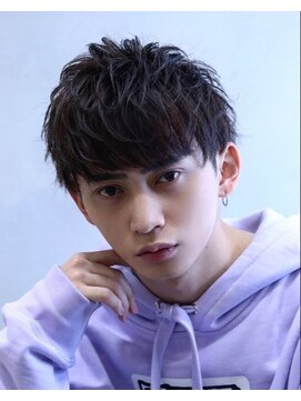 コンフィデンス 新宿3rd(confidence) 束感ショート王道刈り上げツーブロックスーツひし形パーマ