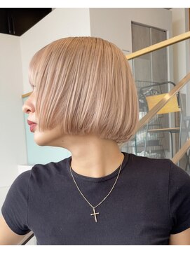 ヴァーディ オモテサンドウ(Vardy omotesando) ハイトーンベージュ・表参道ケアブリーチ・ボブ・ベージュカラー