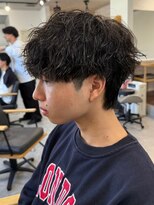 フゥ 宇都宮(FeU) 緩め波巻きスパイラルパーマシャドウパーマメンズマッシュウルフ