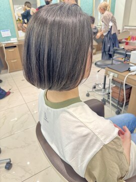 アッシュ 下北沢店(Ash) 黒髪でも可愛いばっさりカットパツッとボブ