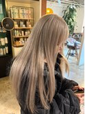 ホワイトブロンド×ダブルカラー×ハイトーンカラー×ブリーチ