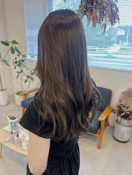 ジジ インターパーク 宇都宮(Gigi) イルミナカラーで作る透明感ロングヘア