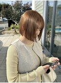 ベージュ
