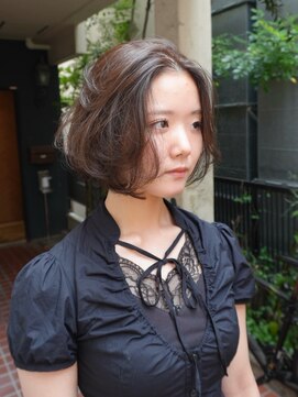 アデ オモテサンドウ(ade omotesando) ワンカールで作れる海外風レイヤーボブ