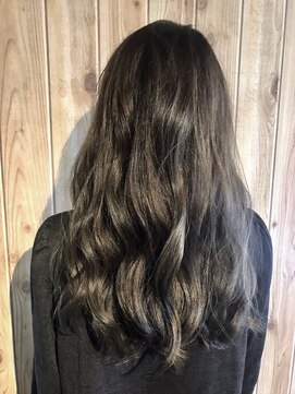 リヴィーダ(LIVIDA) 抜け感グレージュ