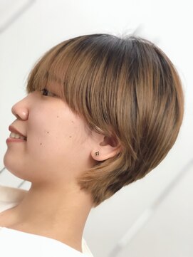 ヘアーブティック にし　NISHI グラデーションショートレイヤー