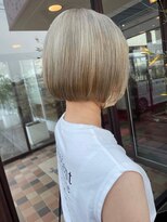 アース コアフュールボーテ 上越店(EARTH coiffure beaute) ホワイトベージュケアブリーチミニボブ