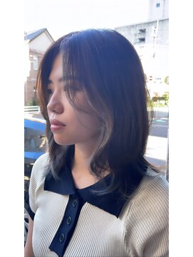 ネスタ ヘアー グラウンド(NESTA hair ground) 顔周りのレイヤーカットで大人っぽさを演出◎
