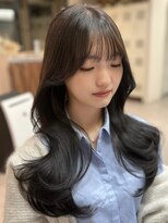ユニ 表参道(uni)&nbsp;韓国ヘア/ヨシンモリ/レイヤーカット/ぱっつん前髪　表参道