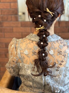 ヘアーザボンド(Hair The Bond) 編みおろしアレンジ