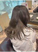 オリーブグレージュ