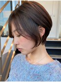耳かけ丸み大人上品ショートボブ