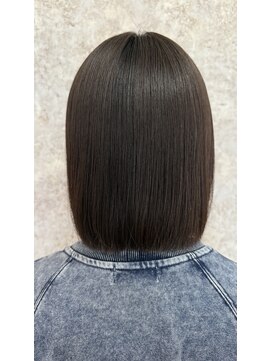 シュガービー(SUGAR-B) 柔らかストレートの艶ボブ