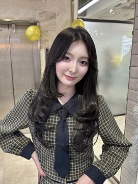 リリー(Lilley) 暗髪カラーとレイヤーカットで上品な韓国style☆