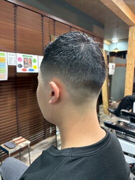 スタンドバーバー 柏(STAND BARBER) MEN’S HAIR/サーフカール/刈り上げセンターパート/柏