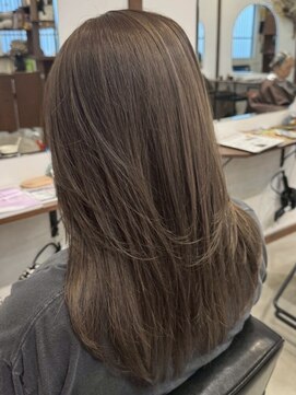 ルイ(ROUIS produced by LUCK 津田沼) オリーブベージュ/オリーブグレージュ/レイヤーカット