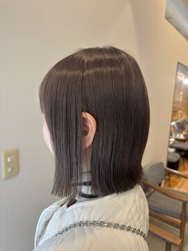 ソワンドゥブレス 大日店 (soin de brace) ・グレージュ×切りっぱなしボブ