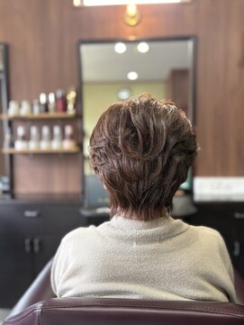 アオイ(Aoi) ショートカット/白髪染め/パーマ