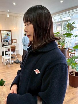 ムク(Muku) 外ハネミディアムヘアー