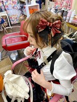 ヘアセットアップス(UP's) とても可愛らしいコスチュームに合わせた『ツインテールお団子』