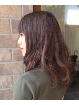 エマ(Emma) 可愛いグレージュカラー