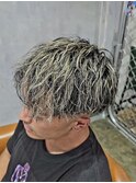 メンズカットホワイトメッシュハイライトツイストスパイラル
