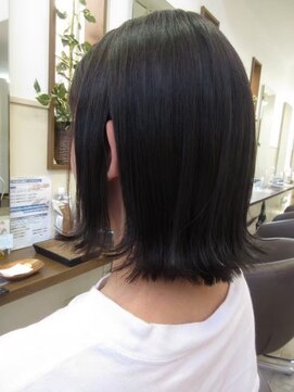 コアフィールフィス(COIFFURE fils) 切りっぱなしボブ 外ハネボブ 縮毛矯正