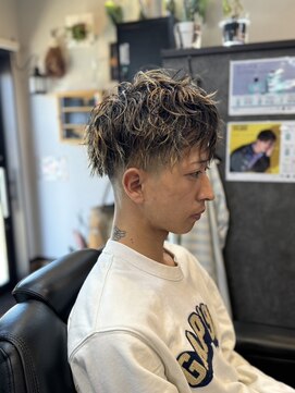 アーリータイムズ(EARLYTIMES) ツイストスパイラルパーマ＆メッシュ＆スキンフェード