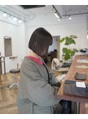 ミニボブ　内巻き　地毛風カラー