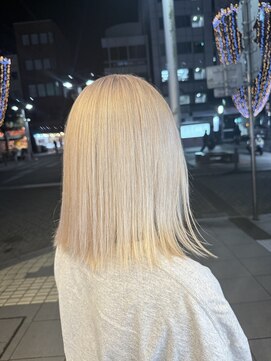 フラミューム 小田原(flammeum) ホワイトベージュ