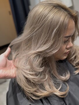 コスモス 町田(COSMOS) バタフライレイヤーカットミディアムレイヤーハッシュカット