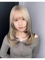 ギミックパシャ(GIMMICK pasha)&nbsp;ホワイトミルクティーとグレージュのデザインカラー