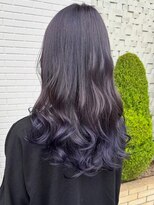 アヴァンセ サニー美容室&nbsp;バイオレットカラー ブリーチ パープル ロングヘア 20代