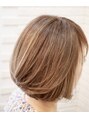ヘアサロン ササ(hair salon sasa) デザインカラーで透明感あるボブスタイル。洗練された大人女性に
