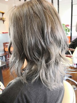 トリコヘアー Tlico Hair グラデーション　ホワイトシルバー