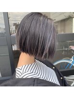 デフ(Def)&nbsp;【Def／倉敷】シルバーグレー×切りっぱボブ(ホリオアキラ)