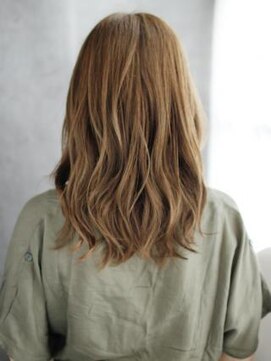 ヘアメイク ナル(hair make nalu) 透け感バングのミックスカールスタイル