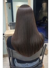 ヘアーメイクオズ(hair make O/S) メテオカラーでつくる艶グレー×まとまるロング