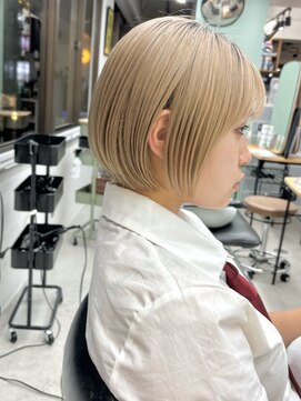 ヒビヲ(HIBIO) 横浜ボブミニボブケアブリーチダブルカラー