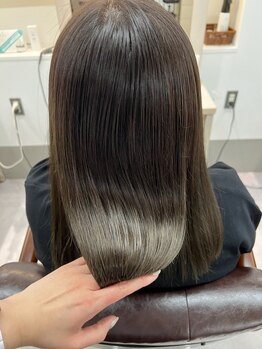 リュクスフォーヘアー アヴェダ(LUXE for hair AVEDA)の写真/酸性ストレートで長続きするサラサラヘアに☆ダメージ・髪質に合わせた薬剤の選定で自然な仕上がりが叶う！
