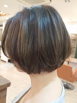 パース(PARS) 外国人風ハイライト×ナチュラルボブ《PARS 内山祐志》