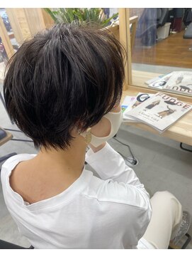 カフネ ジュントス ヨロ(Cafune' juntos YOLO) マッシュショート