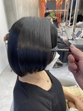 ロンドルーチェ 心斎橋(Lond luce) ダークアッシュ/ミディアムレイヤーカット［髪質改善/縮毛矯正］