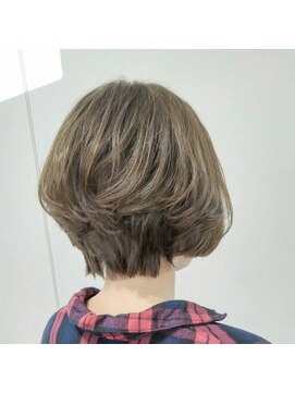 アオイ(Aoi) くびれショートボブ