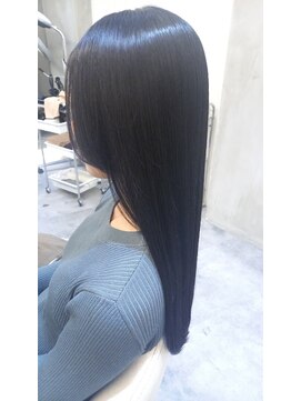 アナ ラーナ(Anna Lanna) 顔周りレイヤーカット×ダークグレージュ×艶髪トリートメント