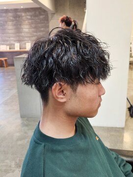 ニアウ 伊勢崎連取店(Niau) 刈り上げマッシュ波巻きツイストスパイラルパーマメンズショート